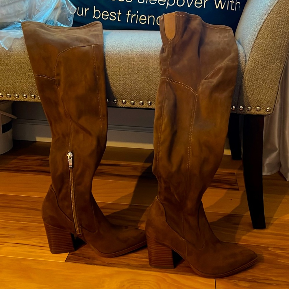 Beautiful brand new unworn brown suede Marc Fisher brown over the knee boots